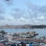 Апартаменты A&r 3 Bedrooms Seafront With Valletta&harbour View - Ferry