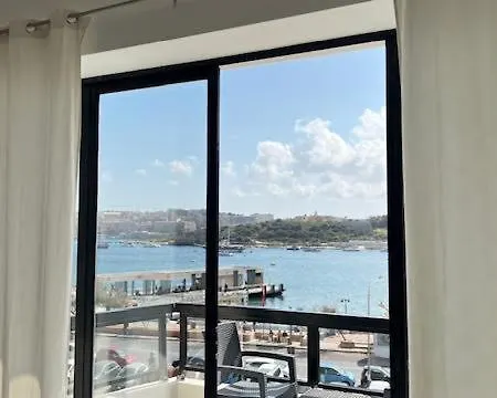 A&r 3 Bedrooms Seafront With Valletta&harbour View - Ferry *