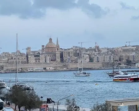 A&r 3 Bedrooms Seafront With Valletta&harbour View - Ferry