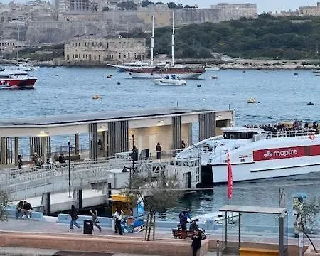 A&r 3 Bedrooms Seafront With Valletta&harbour View - Ferry شقة